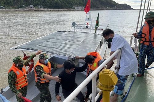 Tìm thấy 1 trong 2 ngư dân Thanh Hóa mất tích sau bão số 2