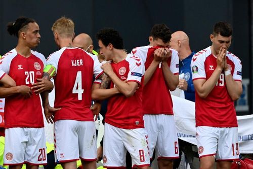 UEFA dọa xử Đan Mạch thua 0-3 sau sự cố Eriksen