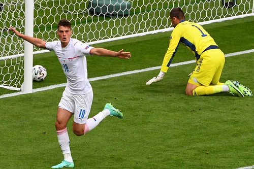CH Séc hạ Scotland với siêu phẩm từ 45m