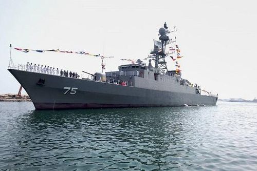 Vừa lần đầu khám phá Đại Tây Dương, Iran trình làng tàu khu trục tự đóng mới