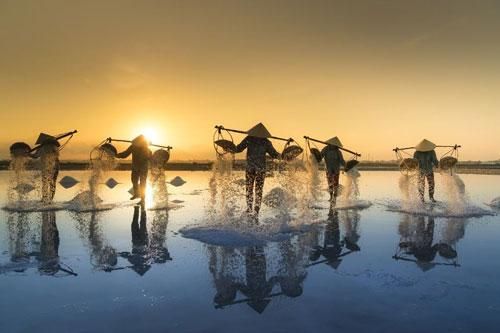 4 cánh đồng muối nổi tiếng ở miền Trung