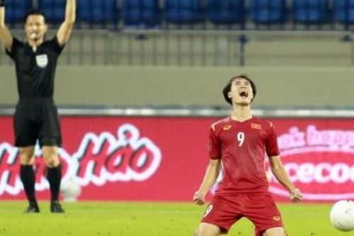 Sếp Liên đoàn Bóng đá Malaysia thừa nhận Văn Toàn không 'ăn vạ'