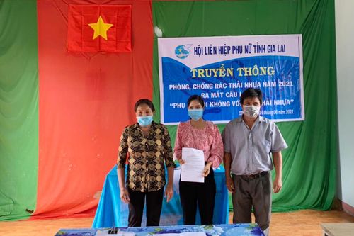 Ra mắt Câu lạc bộ 'Phụ nữ nói không với rác thải nhựa'