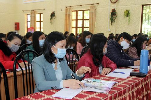 Bắt đầu tập huấn sử dụng sách giáo khoa lớp 2