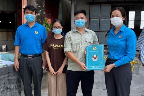 Hỗ trợ người lao động và 745 công đoàn cơ sở doanh nghiệp có 'Tổ an toàn Covid-19'