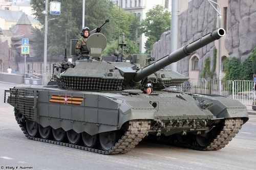 Vì sao Nga tăng cường hàng trăm xe tăng T-90M cho Quân khu phía Nam?