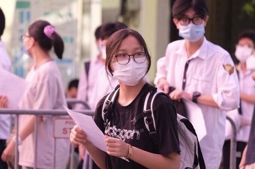 Sự cố in lỗi phiếu trắc nghiệm, thí sinh thi THPT chuyên đổi thứ tự môn thi