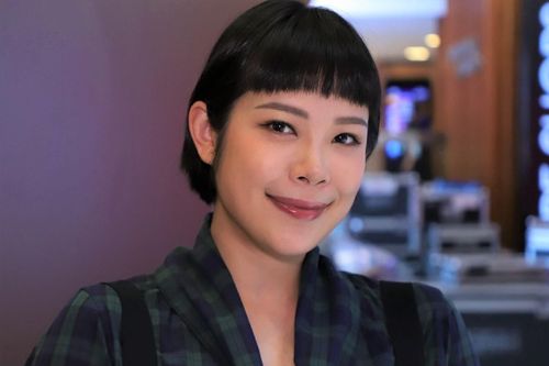 Nữ diễn viên Hong Kong làm bảo vệ mưu sinh