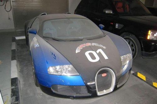 Bugatti Veyron phủ bụi và những siêu xe triệu USD bị bỏ xó tại UAE