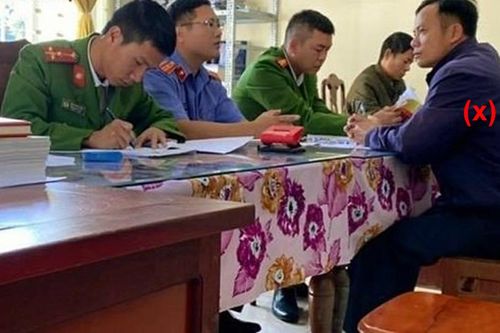 Hàng trăm người ký đơn xin 'miễn tội' cho nguyên chủ tịch xã