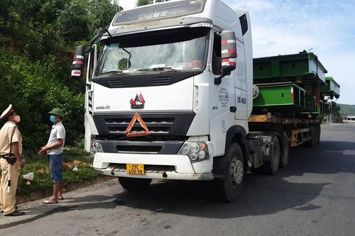 Xe siêu trường lãnh phạt 'khủng'!