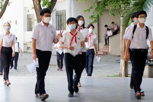 Thí sinh Đà Nẵng thở phào với đề thi môn Ngoại ngữ lớp 10