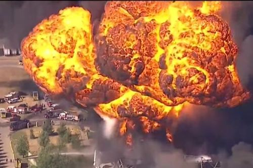 Nguy hiểm: Nổ nhà máy hóa chất ở bang Illinois, Mỹ; khoảng 1.000 người phải sơ tán khẩn cấp