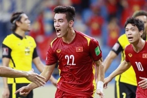 Đội tuyển Việt Nam: Rộng cửa đi tiếp khi Australia tuyên bố đánh bại Jordan; chuyên gia Anh đoán đội quân 'Rồng Vàng' sẽ thắng UAE