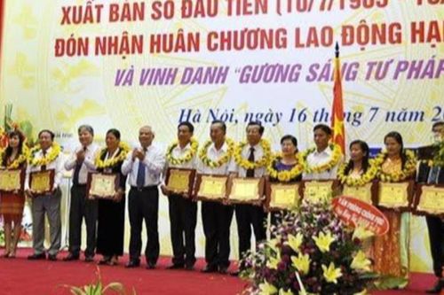 Bình chọn, tôn vinh 'Gương sáng pháp luật'