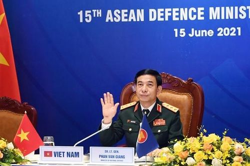 Bộ trưởng Phan Văn Giang tham dự Hội nghị trực tuyến ADMM-15
