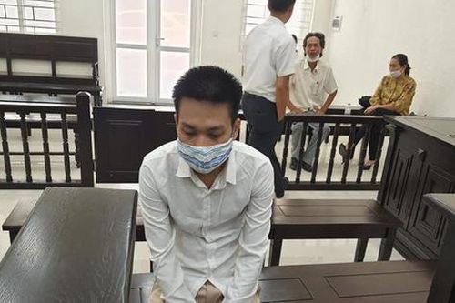 Nhờ làm sổ đỏ, 2 người bị chiếm đoạt 5 tỷ đồng