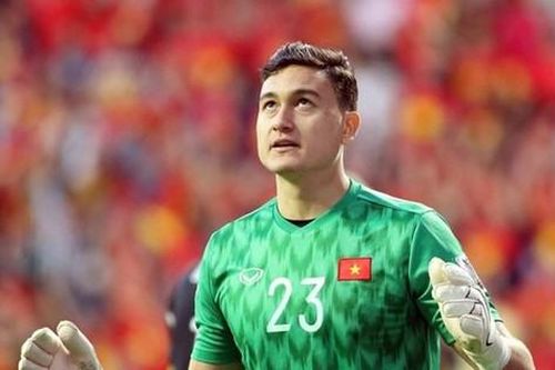 Thủ môn Đặng Văn Lâm, tiền vệ Lee Nguyen gửi lời chúc đội tuyển Việt Nam