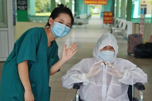 Bệnh nhân 81 tuổi mắc Covid-19 ở Đà Nẵng từng thở máy, lọc máu đã xuất viện