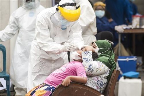 Dịch COVID-19: Hạ viện Indonesia khuyến cáo hoãn mở lại trường học