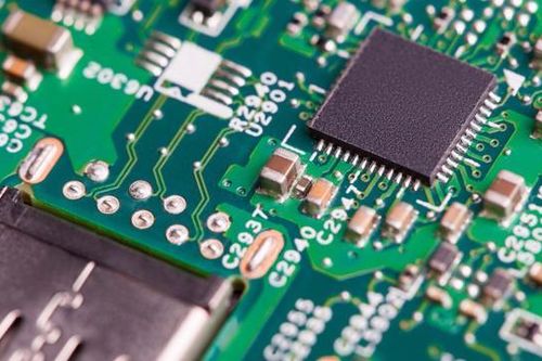 Biến đổi khí hậu và Covid đe dọa 'công xưởng' chip của thế giới