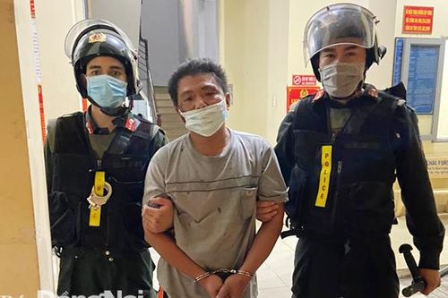 Nghi 'ngáo đá', chồng dùng dao uy hiếp vợ