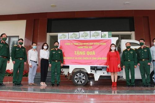 Công ty Trà Ngọc Duy tặng 2.000 phần quà cho các đơn vị làm nhiệm vụ phòng chống Covid-19