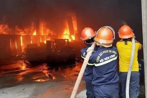 Cháy phòng trà ca nhạc trong đêm ở Nghệ An, 6 người tử vong