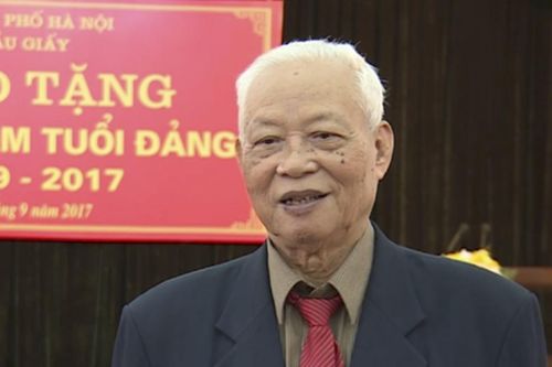 Vĩnh biệt tấm gương mẫu mực, đảng viên lão thành Trần Doãn Khánh