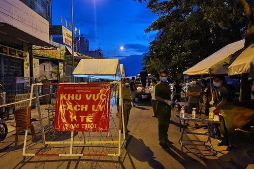 TP.HCM nỗ lực dập tắt 6 chuỗi lây nhiễm COVID-19 chưa rõ nguồn lây