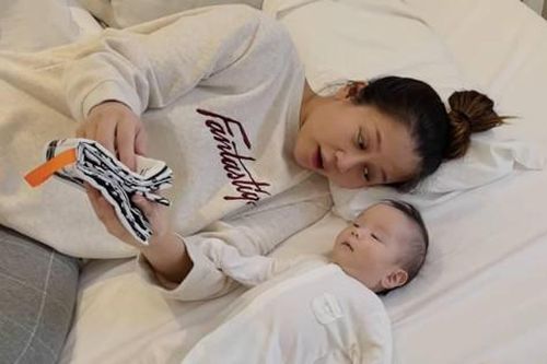 Vlogger An Nguy lần đầu chia sẻ chuyện chăm sóc con ở Mỹ cùng người yêu đồng giới
