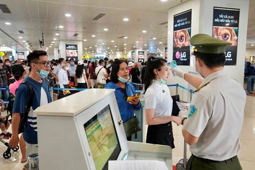 Hàng loạt hành khách bị cấm bay 12 tháng do dùng giấy tờ nhân thân giả đi máy bay