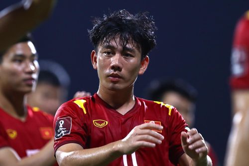 Minh Vương lại ghi dấu ấn khi vào sân từ ghế dự bị