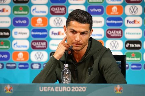 Video triệu view của Ronaldo thổi bay 4 tỷ USD vốn hóa Coca-Cola