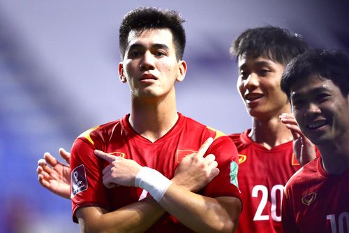 Tiến Linh: 'Ngạc nhiên khi đội UAE xếp hàng vỗ tay tuyển Việt Nam'