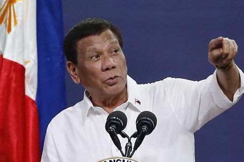 Tổng thống Duterte tính cách kéo dài quyền lực