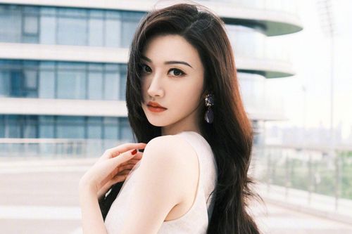 Cảnh Điềm biểu diễn 'The Day You Went Away'