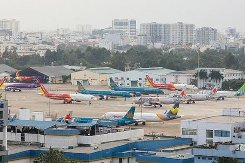 Hàng không bên bờ vực phá sản