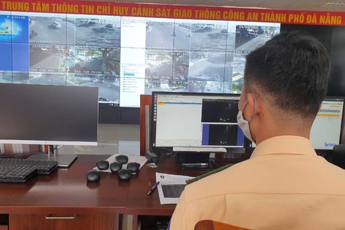 'Bốc hơi' hàng trăm triệu đồng vì nghe lời CSGT 'dỏm'