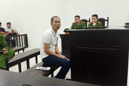 Kẻ đâm gục hai người tại nhà mình ở Hà Nội được giảm án