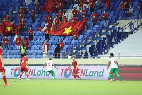 Tập đoàn Hưng Thịnh thưởng 'nóng' 2 tỷ đồng cho đội tuyển Việt Nam