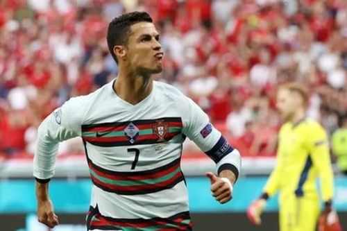 Sở thích lành mạnh của Ronaldo khiến Coca-Cola mất 4 tỷ USD trong vài giây