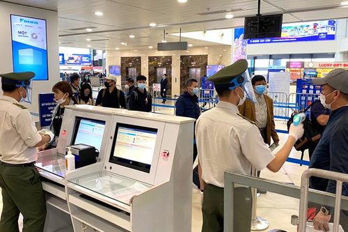 Cấm bay có thời hạn 6 hành khách vi phạm quy định về an ninh hàng không