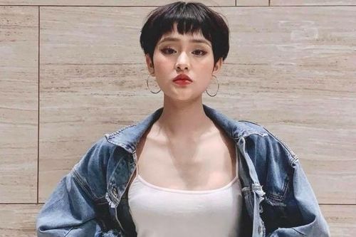 Hiền Hồ mở tiệc catwalk tại nhà, 'trùm cuối' không làm khán giả thất vọng