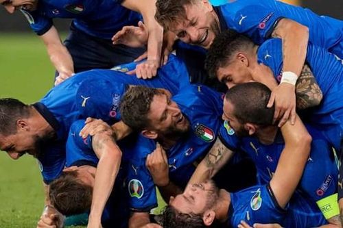 Thắng Thụy Sĩ 3-0, tuyển Ý vào vòng 2 trong tư thế ứng cử viên vô địch
