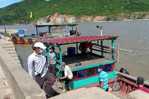6 người thuê thuyền trốn khỏi vùng cách ly