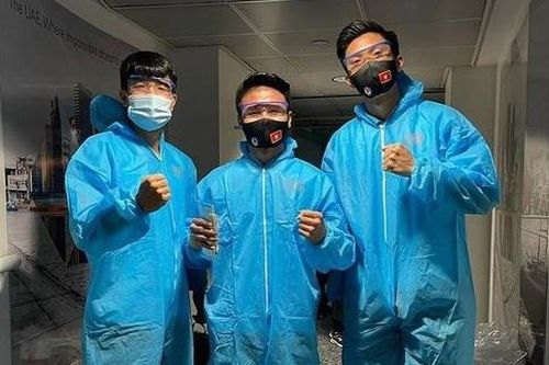 Cầu thủ tuyển Việt Nam hào hứng trước giờ về nước