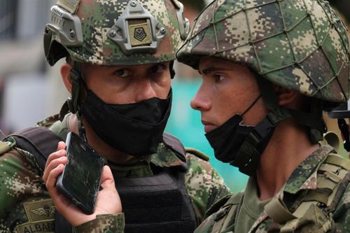 Đánh bom xe tại căn cứ quân đội Colombia, 36 người bị thương