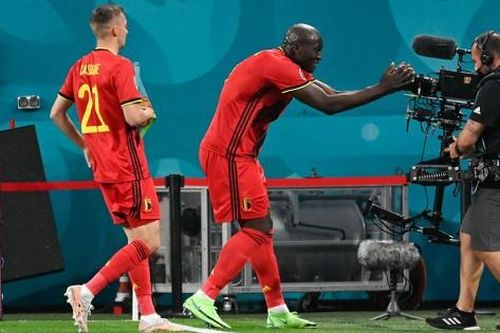 Các ứng cử viên vô địch tiếp đà hưng phấn