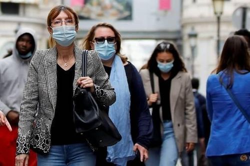 Anh hơn 9.000 ca mắc Covid-19/ngày, Pháp dừng yêu cầu đeo khẩu trang